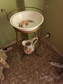 Porta catino con brocca vintage.