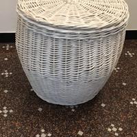 Cesta di vimini bianca