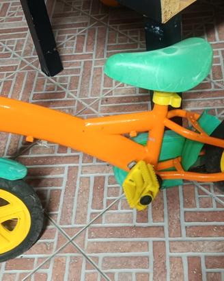 bicicletta senza pedali