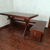 Tavolo in noce con panca 