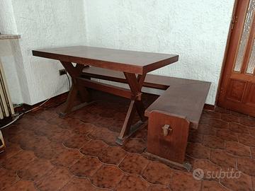 Tavolo in noce con panca 