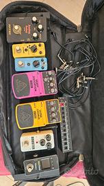 pedaliera e borsa chitarra