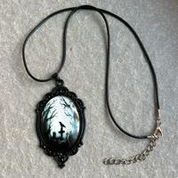 Collana con Medaglione Corvo Cimitero Gotica