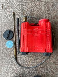 Pompa a spalla irroratrice spruzzatore