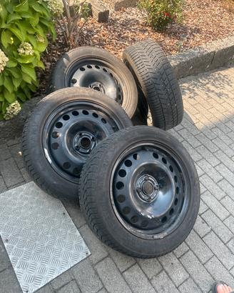 4 gomme con cerchioni in ferro