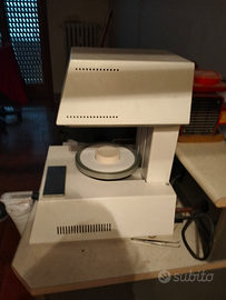 Attrezzature laboratorio odontotecnico