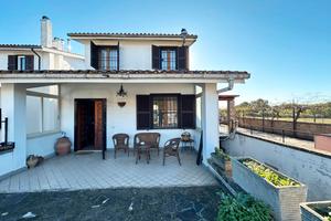 Villa a schiera Civita Castellana