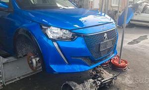 Peugeot 208 2025 portiera portellone ponte Ricambi