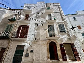 3 LOCALI A MONOPOLI