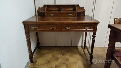 Scrivania d’epoca