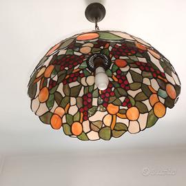 Lampadario stile Tiffany con frutta