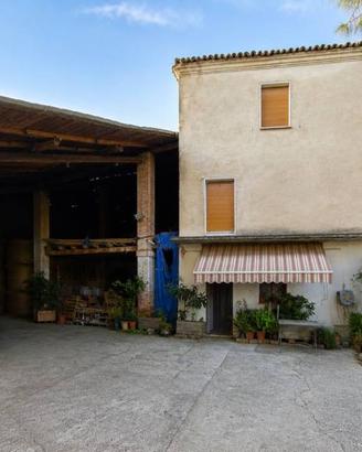 Casa indipendente di 383 m² con più di 5 locali e 