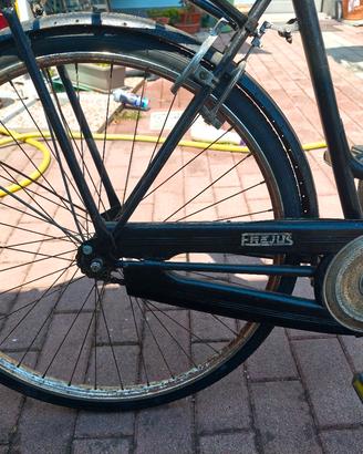 bicicletta d'epoca FREJUS da donna ruote nuove 