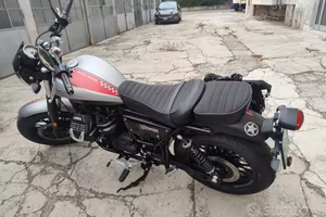 Moto Guzzi v9 bobber
