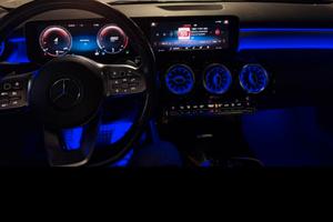 Mercedes-Benz sedan a180 AMG