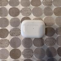 Apple AirPods Pro ricarica Lightning