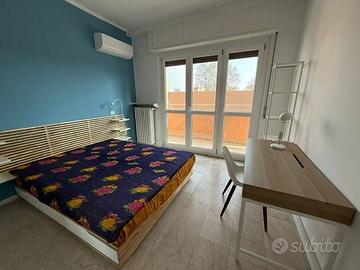 Stanza in appartamento di 110 m² a Milano