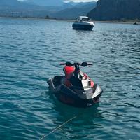 Sea Doo Spark Trixx 3up con carrello omologato