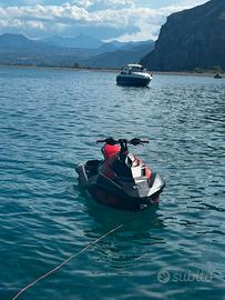 Sea Doo Spark Trixx 3up con carrello omologato