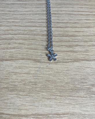 Perfetta collana portafortuna fiore, per Natale