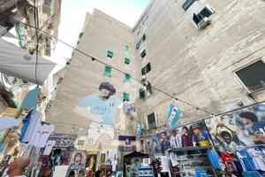 3 LOCALI A NAPOLI