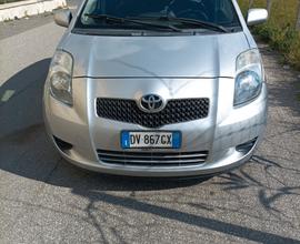 TOYOTA Yaris - 2009