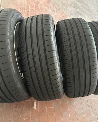 4 Pneumatici estivi Toyotires più ruotino scorta