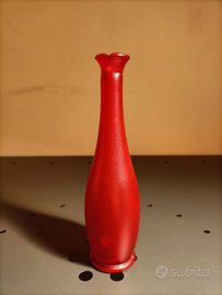 Vaso rosso in vetro