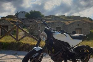 Vitpilen 401 - tenuta da amatore - accessoriata