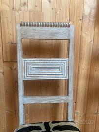 Vendi 4 sedie vintage francesi in legno decapato