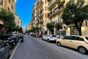 NEGOZIO A NAPOLI