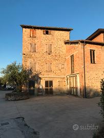 RUSTICO CASA a VIGNOLA nel VERDE, BELLA posizione