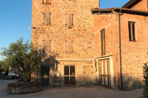 RUSTICO CASA a VIGNOLA nel VERDE, BELLA posizione