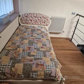 letto una piazza bianco