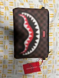 pochette sprayground