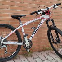 Bicicletta mountain-bike Focus