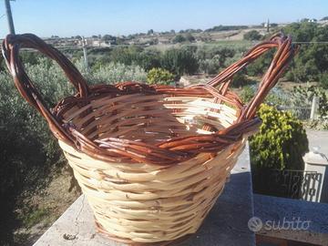 Cesto ("Panaro") in canna intrecciato a mano