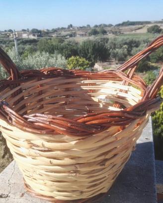 Cesto ("Panaro") in canna intrecciato a mano