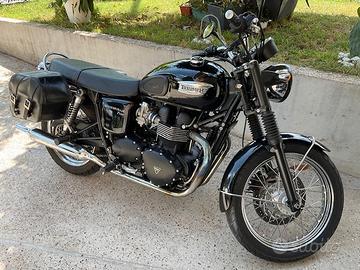 Triumph Boneville T100 iniezione