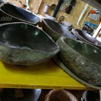 Lavandino in pietra o sasso di Fiume scavato natur