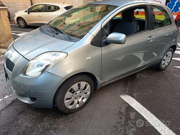 Yaris modello 2009 1300 Sol neopatentati pochi km