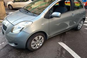 Yaris modello 2009 1300 Sol neopatentati pochi km