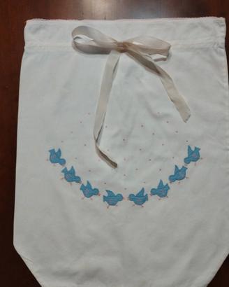 vintage sacco porta indumenti neonato , ricamato 