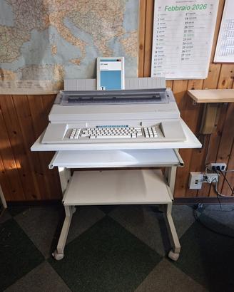 Macchina da scrivere Olivetti