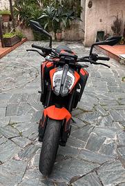 KTM 890 Duke