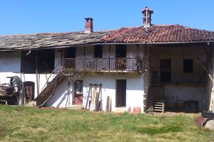 Cascina da ristrutturare