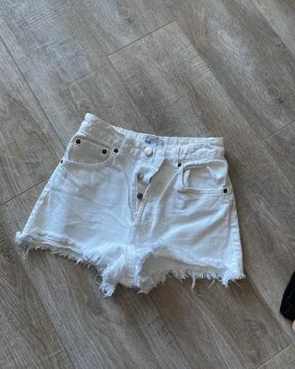 Pantaloncini bianchi di Zara