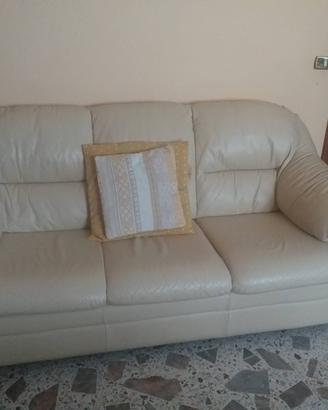 Divano 3 posti usato pochissimo