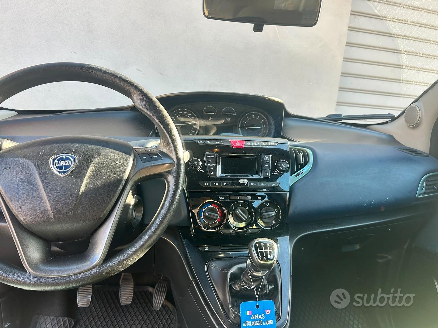 Lancia Ypsilon
