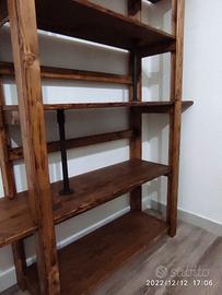 Libreria stile rustico-industriale